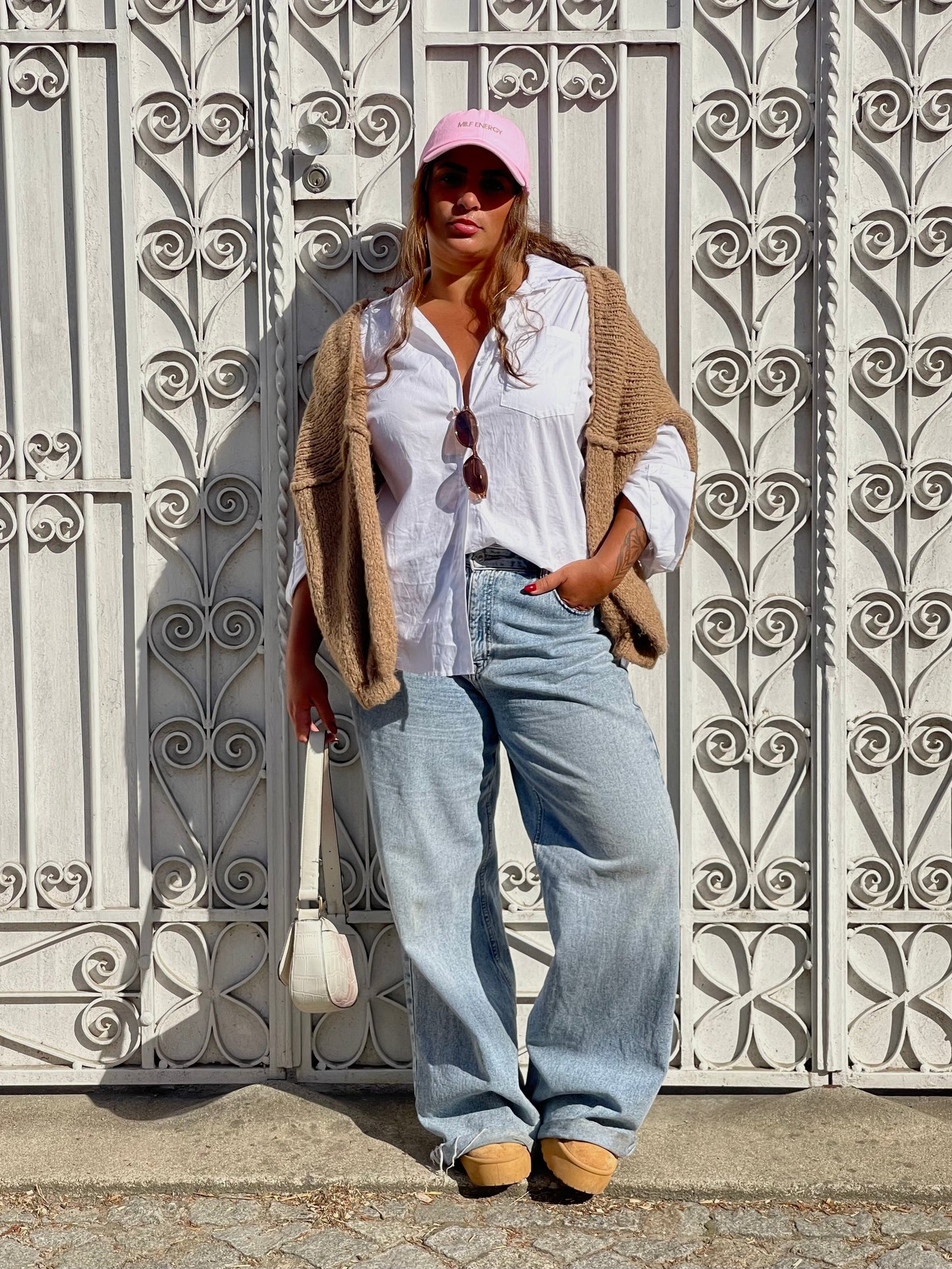 BONÉ MILF
